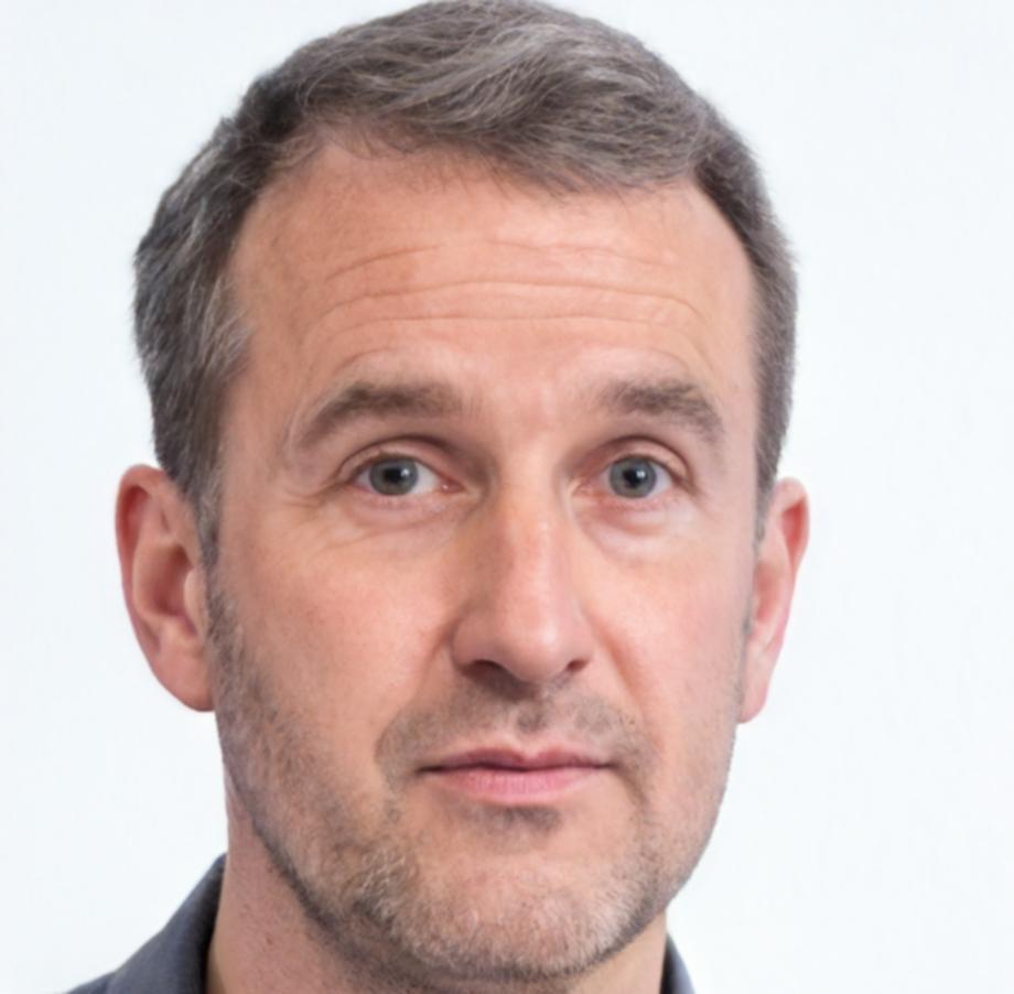 Dr. Marcus Weber, Finanzexperte
